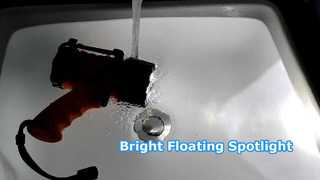 Przedstawiamy kompaktowy pływający reflektor morski o mocy 1000 lumenów z haczykiem do zawieszania